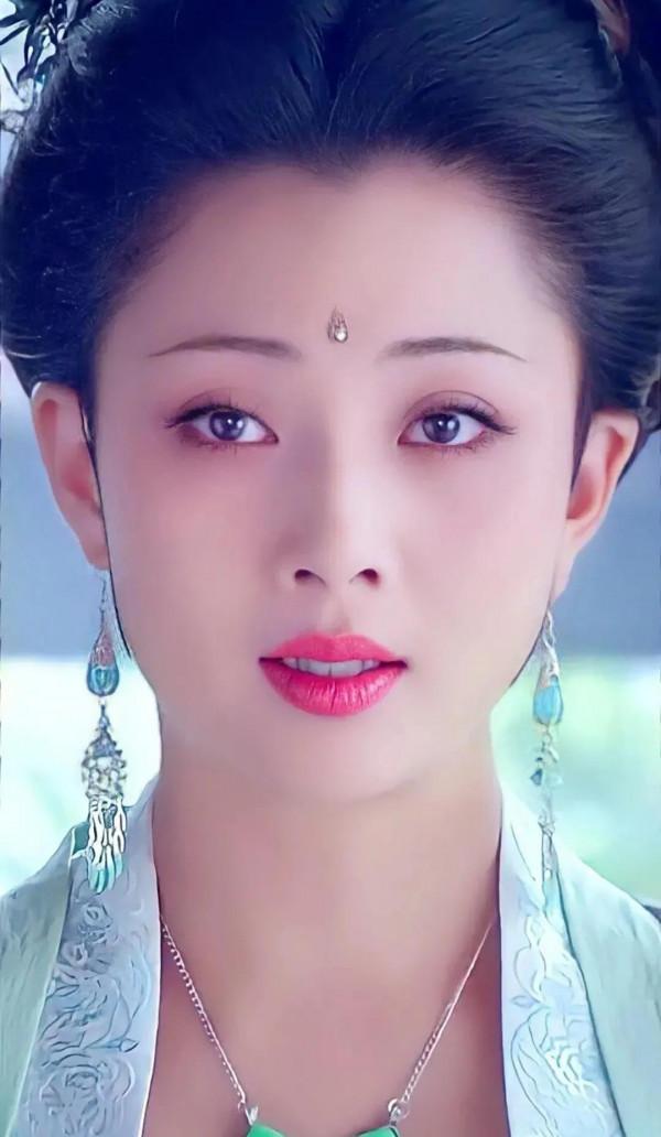 「殷桃」疏影仙音猶夢取