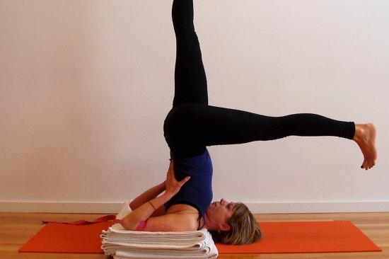 肩倒立中胸椎段提不起來，胸腔塌陷是怎麼回事？