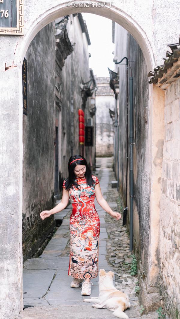 安徽未商業化的古村落,遇見一隻有靈性的狗,帶著我們轉村子 安徽未商業化的古村落,遇見一隻有靈性的狗,帶著我們轉村子