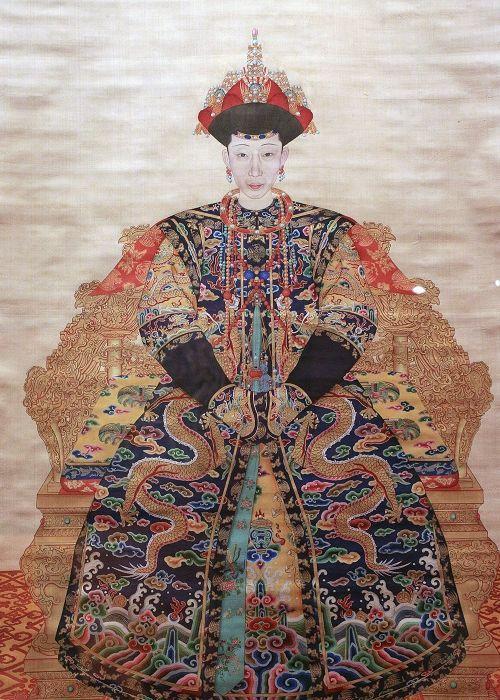 一睹清朝22個皇后真像，光緒皇后(即隆裕太后)簡直不要太&quot;好看&quot;