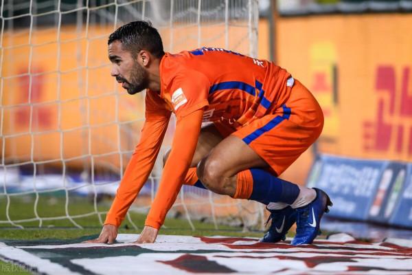 評分山東泰山冠軍戰：小金髮光、老費定鼎，德爾加多有組織無紀律