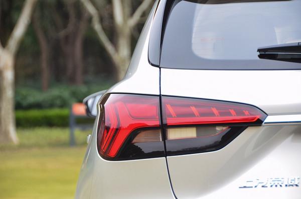 風格大變/續航升級 全新榮威Ei5實拍解析 風格大變/續航升級 全新榮威Ei5實拍解析