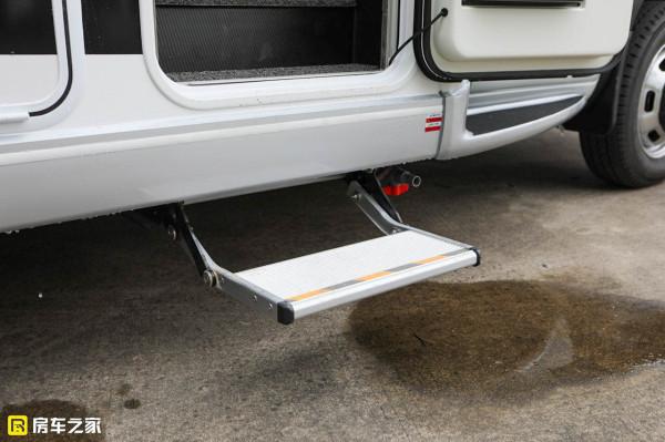 高顏值內飾夠時尚，雙拓展大空間更舒適，德興大熊座雙拓展2021款