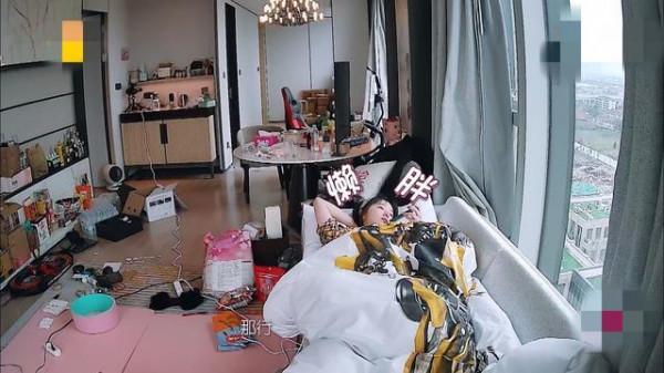 明星的家有多亂？謝娜家無處站腳，袁姍姍家衛生間像菜市場