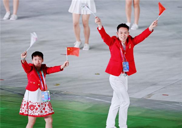 跳水五金王載譽而歸!當地領導親自接站,大V稱他將獲100萬獎金 跳水五金王載譽而歸!當地領導親自接站,大V稱他將獲100萬獎金