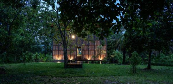 鋼結構與舊木材構築的度假小屋:在標準化構件中尋求個性化表達 鋼結構與舊木材構築的度假小屋:在標準化構件中尋求個性化表達