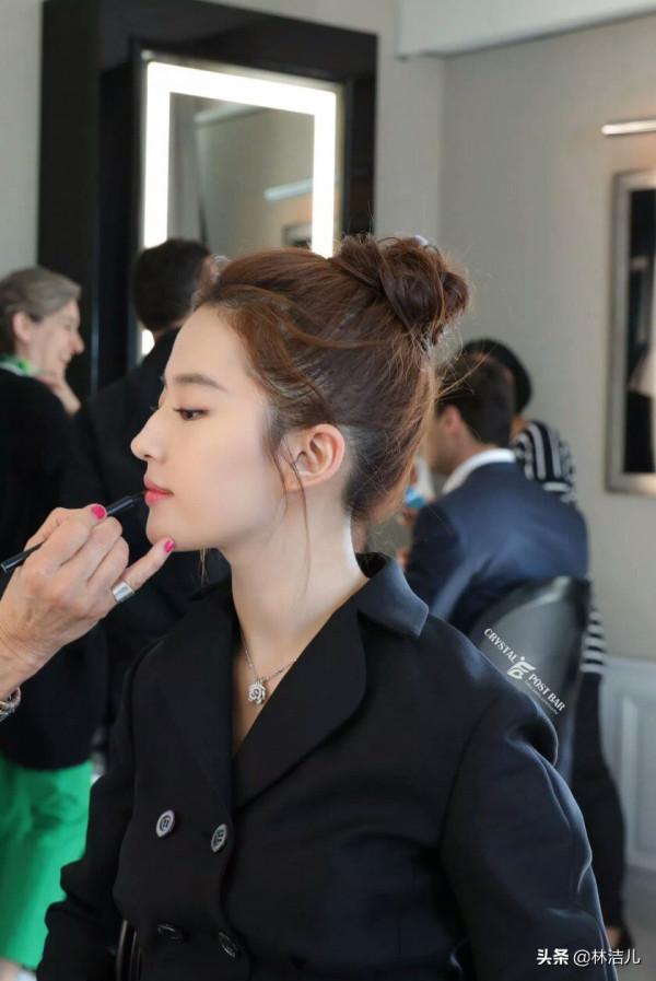 歐陽娜娜側臉顏值飆升？山根、下巴線條變精緻，成新晉&OpenCurlyDoubleQuote;側顏殺&rdquo;