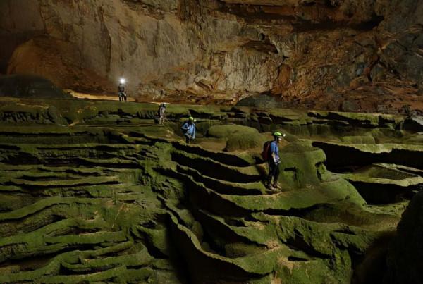 世界最大洞穴，相當於50層樓高，可容納全球72億人，還在不斷增大
