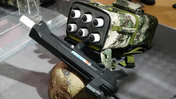 全球首款單兵微型戰術導彈，一發足以幹掉2噸重的悍馬