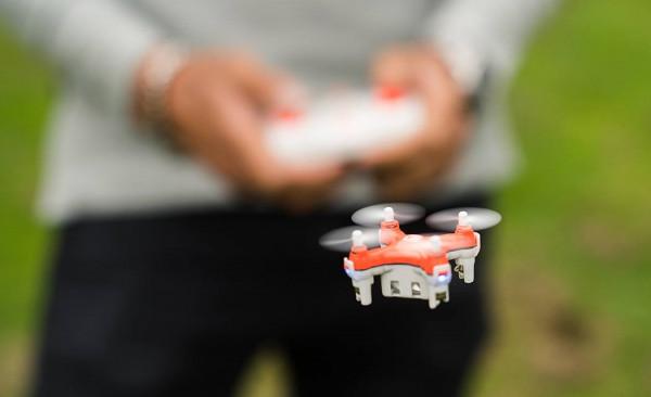 世界上最小的無人機 世界上最小的無人機