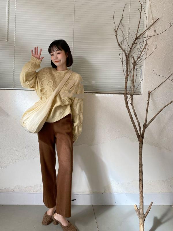 女人過40要學會斷舍離,闊腿褲別穿了,這4條直筒褲才是冬季首選 女人過40要學會斷舍離,闊腿褲別穿了,這4條直筒褲才是冬季首選