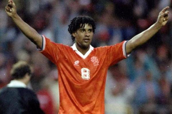 世界足球歷史最高11人陣容,鋒線三叉戟全部2米以上,戰力幾何? 世界足球歷史最高11人陣容,鋒線三叉戟全部2米以上,戰力幾何?