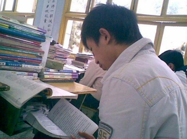 宿管突擊檢查學生宿舍,“違規用品”層出不窮,阿姨直呼防不勝防 宿管突擊檢查學生宿舍,“違規用品”層出不窮,阿姨直呼防不勝防