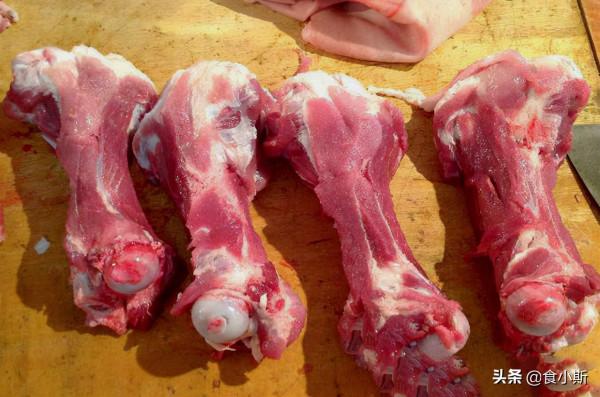 小時候農村殺豬，就等著吃這口兒，什麼調料也不加，原汁原味