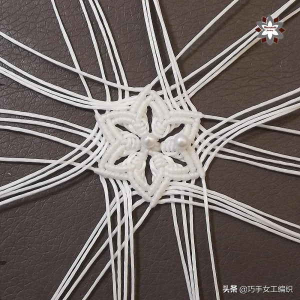 用繩子就能編出漂亮的雪花，超詳細的教程，一步一步教你編