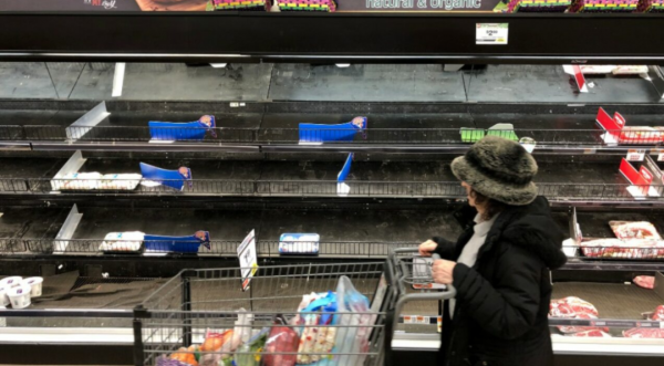 美國物價暴漲7%，40年新高！超市驚現最貴金針菇，1袋$7.5