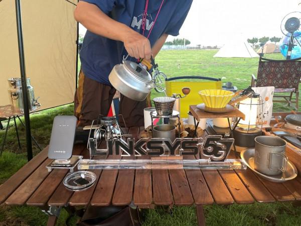 領勢5G WiFi 6隨身路由器讓露營出遊更輕鬆，亮相海鷗島飛行基地