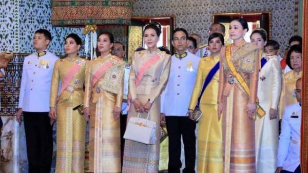 泰國倆公主都未婚,真子放棄一切尋求自由,同為公主差距大 泰國倆公主都未婚,真子放棄一切尋求自由,同為公主差距大