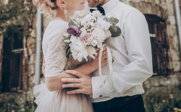 獎門人:研究表明,越單身越窮,這個世界對單身的惡意太大了… 獎門人:研究表明,越單身越窮,這個世界對單身的惡意太大了…