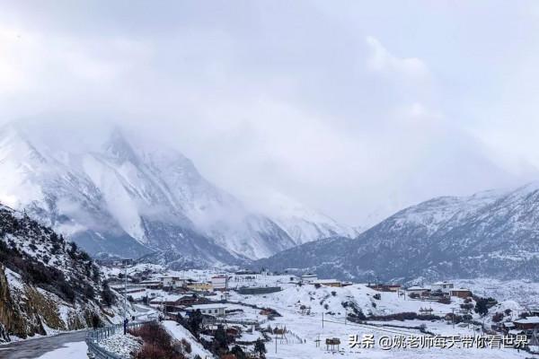 探訪冰川、峽谷徒步，睡在松贊新店，開啟一場自然大冒險