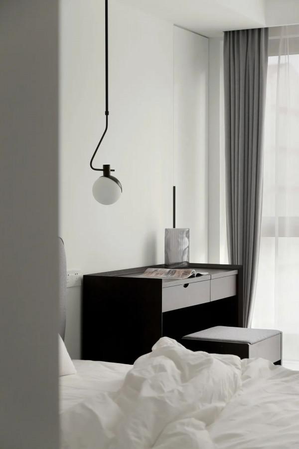 黃石裝修 &vert; 四居室現代簡約風，黑白灰營造出時尚高階的質感