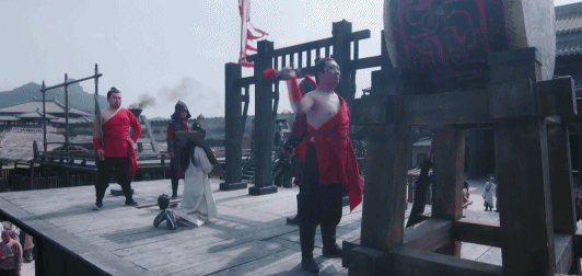 成龍怒批娛樂圈亂象再上熱搜：你不敬業還賣慘的樣子，活該被罵