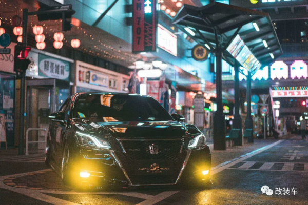 是什麼讓妹子上車後都說好？14代皇冠移植日規件融合雷克薩斯內飾