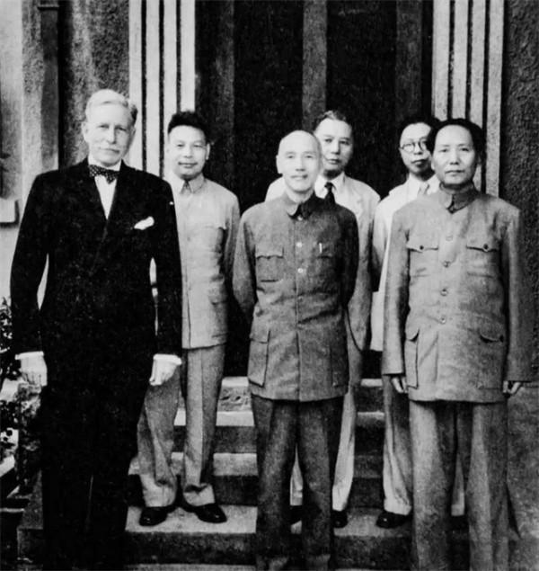 1945年重慶談判，蔣介石讓毛主席擔任省長，主席聽後什麼反應？