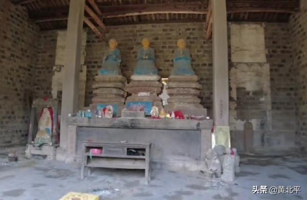 重慶豐都縣興義鎮古觀山上儲存完好的建築群,規模龐大卻空無一人 重慶豐都縣興義鎮古觀山上儲存完好的建築群,規模龐大卻空無一人