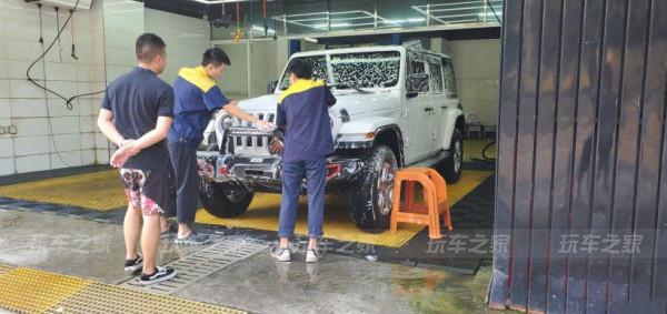 沒有升高的Jeep怎麼改 看重慶車友的牧馬人撒哈拉改裝案例