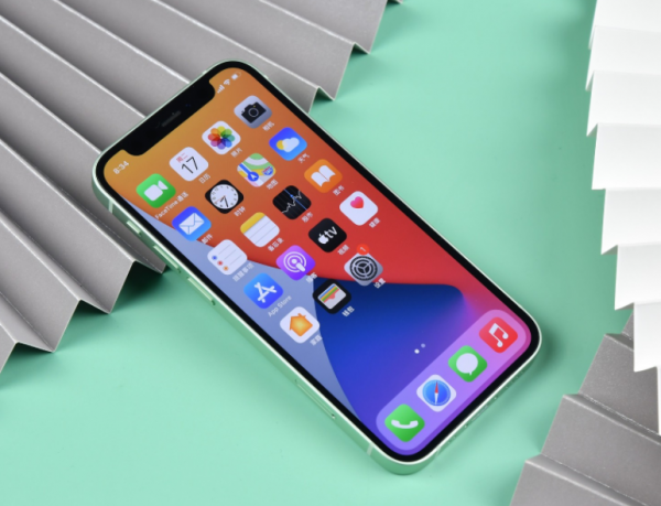 評一評iPhone12 mini——小屏仍有市場！難怪出 13 mini