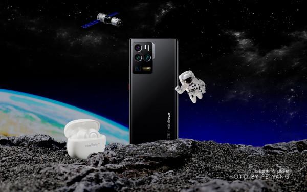 全球首款18GB+1T的儲存組合，中興Axon 30 Ultra航天版圖賞