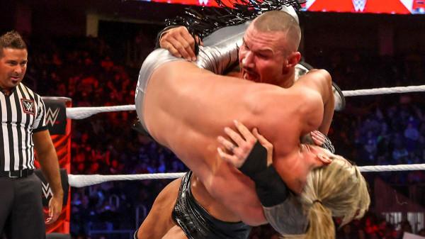 艾吉與米茲恩怨升級,WWE有意再引入一位名人堂!蘭迪再創歷史 艾吉與米茲恩怨升級,WWE有意再引入一位名人堂!蘭迪再創歷史