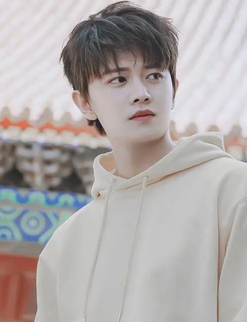 任嘉倫和老婆聶歡,今天又是羨慕聶歡的一天 任嘉倫和老婆聶歡,今天又是羨慕聶歡的一天