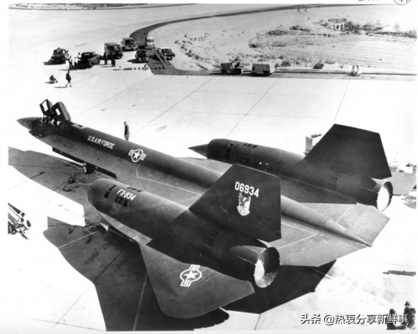 你知道洛克希德公司的YF-12早於SR-71黑鳥嗎？