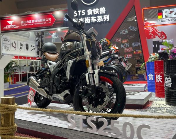 明年上市？大運食鐵獸250C：油耗3.2升，功率19kw，適合新手車友
