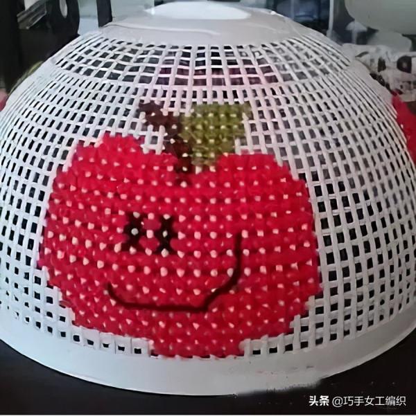 剩餘的十字繡線，在籃子上這樣刺繡，看完第一個就想收了