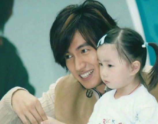 圈中4位酒窩帥&OpenCurlyDoubleQuote;大叔&rdquo;，迷人、耐老、有辨識度，小鮮肉們比不了