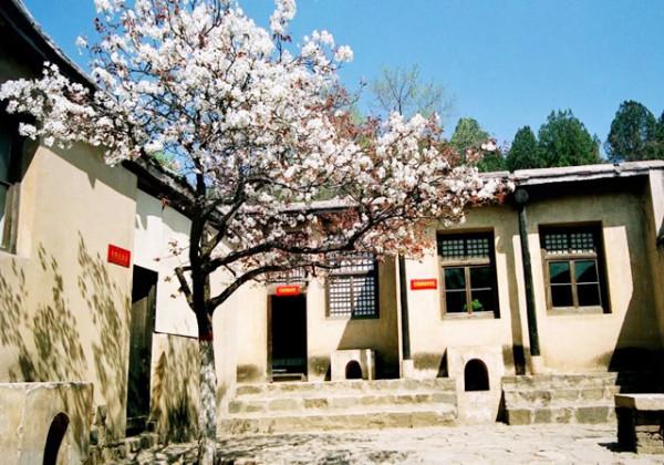 為什麼是毛澤東同志紀念館,而不是毛主席紀念館? 為什麼是毛澤東同志紀念館,而不是毛主席紀念館?