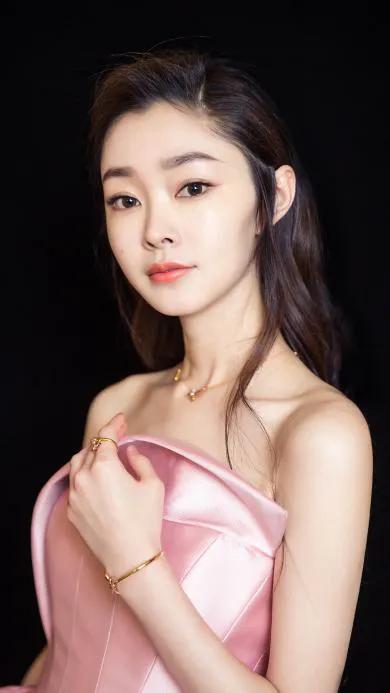 宋軼，擁有似水柔情的少女氣息