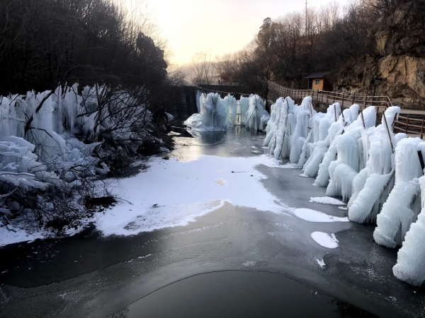 垣曲望仙大峽谷 冰川風光絕美如仙境 垣曲望仙大峽谷 冰川風光絕美如仙境