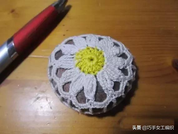 路邊撿些石頭，用毛線鉤起來給它們穿&OpenCurlyDoubleQuote;新衣&rdquo;吧~（附圖解）