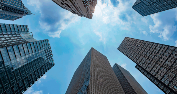 相比房價上漲，房價下跌造成的影響可能更大，6大難題擺在面前