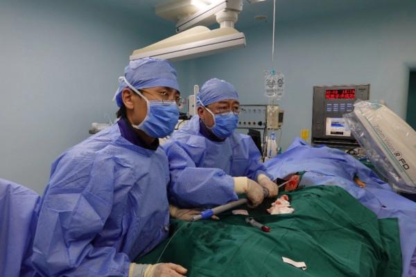 北京同仁醫院血管外科成功開展首例主動脈支架“開窗”術 北京同仁醫院血管外科成功開展首例主動脈支架“開窗”術