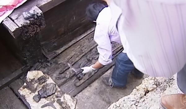 2011年，安徽挖出戰國雙墓，兩墓均未被盜掘，墓主頭顱卻不翼而飛