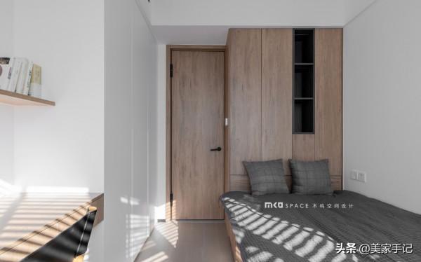 福建夫婦107㎡家火了，僅憑一個客廳就圈粉無數，空間利用率超高