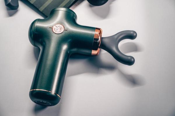 復古便攜、始於顏值-野小獸MG11s筋膜槍