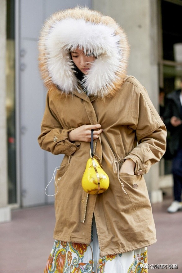 羽絨服、大衣都過時了！今年真正流行的是“派克服”，時髦還百搭