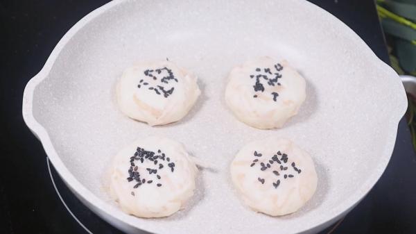 寶寶多吃山藥好處多，比煲湯好吃，寶寶吃完舔手指，長個又聰明