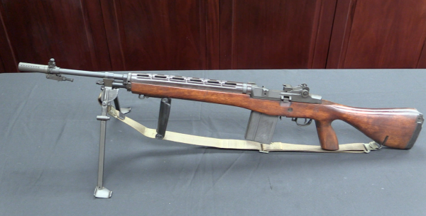 美軍有M14和M16兩個步槍，那麼中間那把M15去哪了？